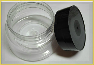 Баночка с черной крышкой