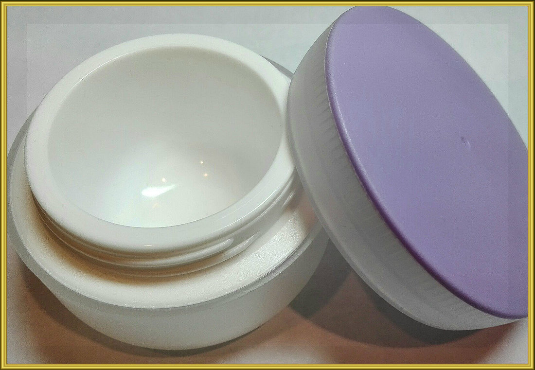 Баночка с сиреневой крышкой