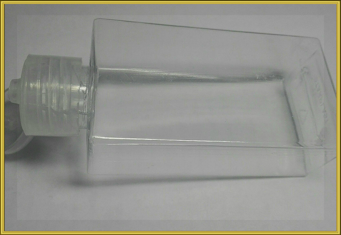 Флакон квадрат белый