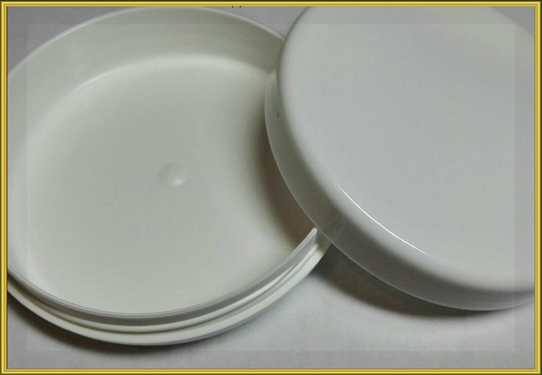 Баночка белая плоская