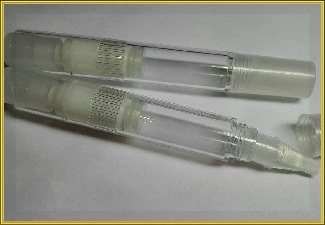 Карандаш с кисточкой