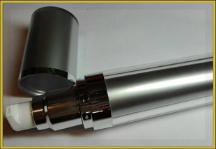 Диспенсер с корпусом под серебро